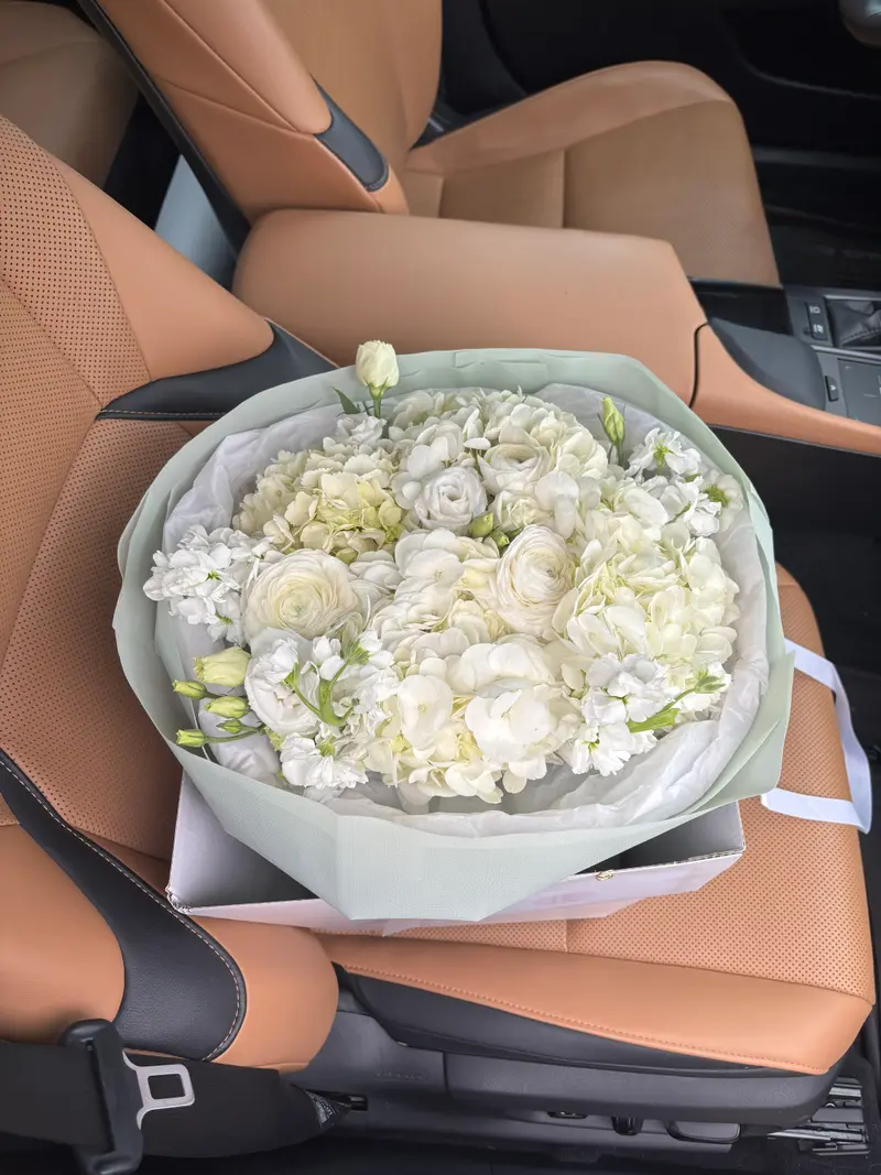 All-White Mixed Bouquet