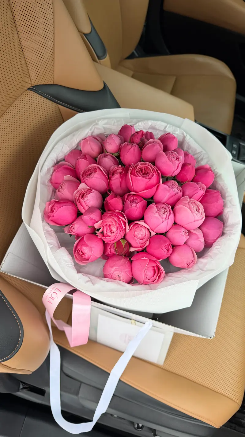 Silva Pink Spray Rose Bouquet
